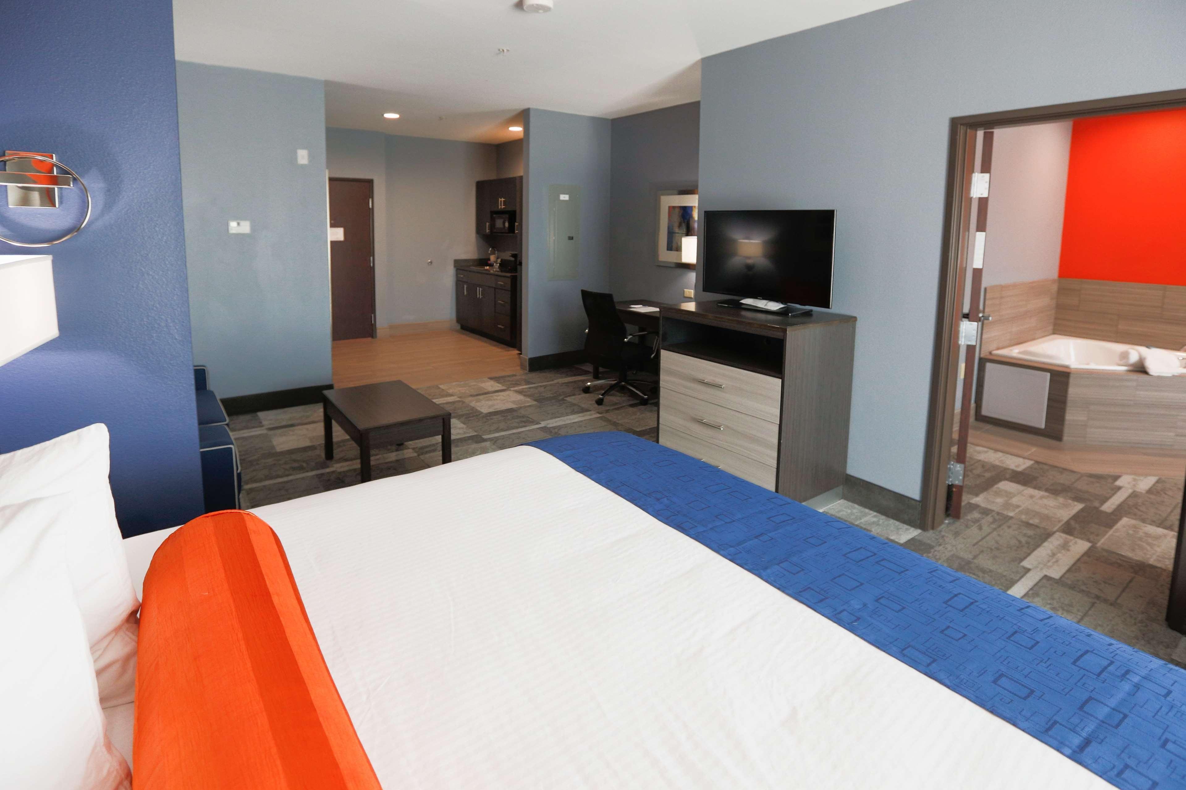 Best Western Plus Wewoka Inn & Suites Экстерьер фото